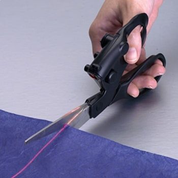 Paire de ciseaux insolite à faisceau laser